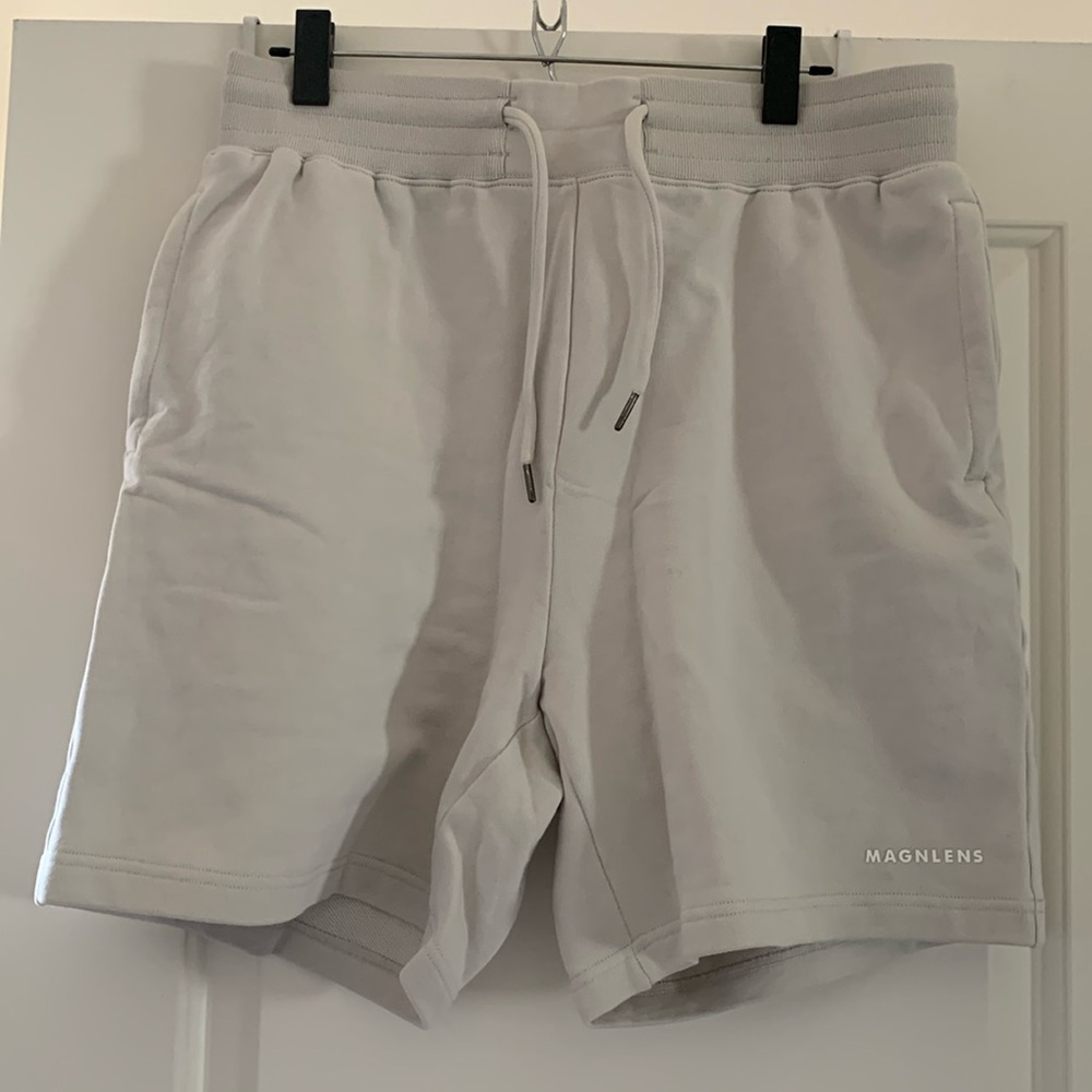 Urban Outfitters. Maglens. Oversized beige unisex Large shorts. NWT. In bag.
